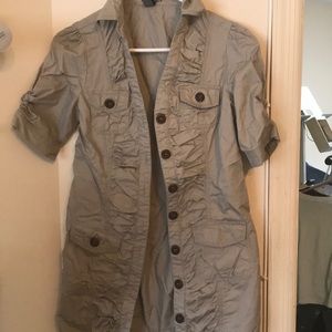 A knee length light jacket. Mostly worn in winter!